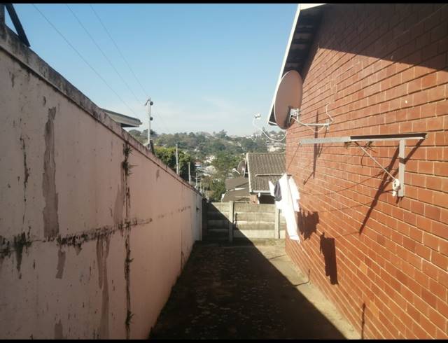 2 BEDROOM SIMPLEX FOR SALE IN ESCOMBE